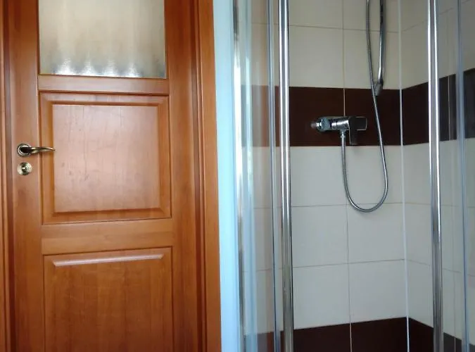 Pokoje Goscinne Ostoja فندق Mirsk