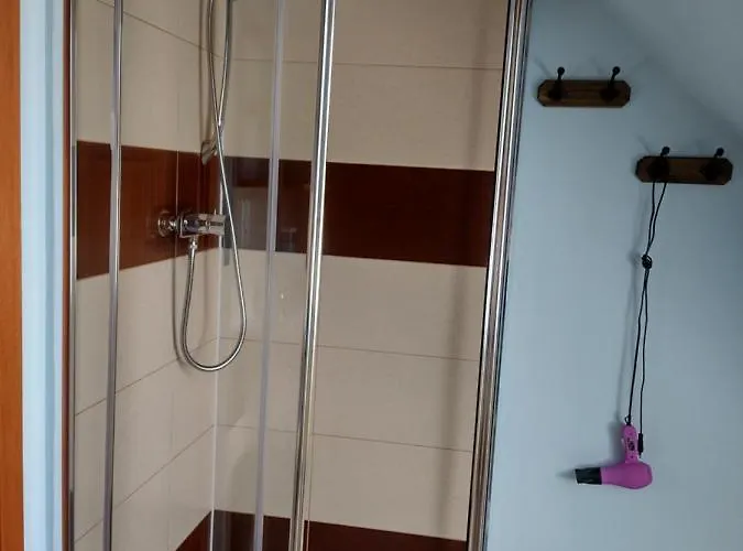 Pokoje Goscinne Ostoja فندق Mirsk