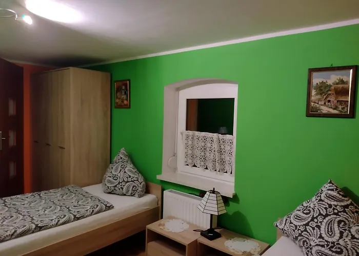 Pokoje Goscinne Ostoja فندق Mirsk